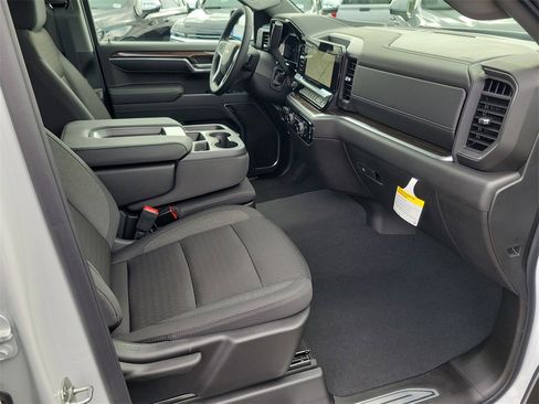 New 2026 Chevrolet Silverado 1500 LT image 18