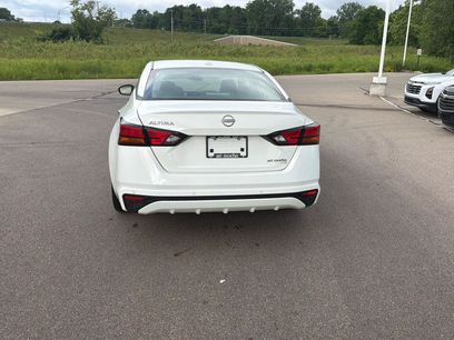 Used 2025 Nissan Altima 2.5 SV
