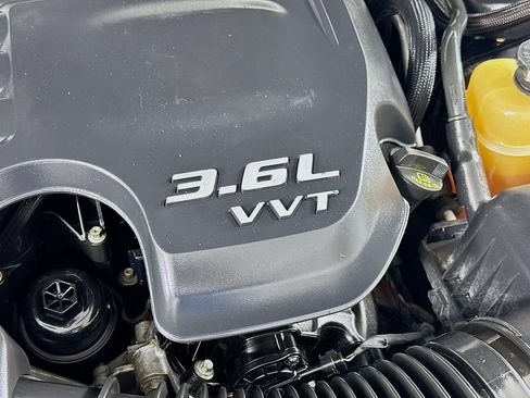 Used 2016 Dodge Charger SXT RWD image 41