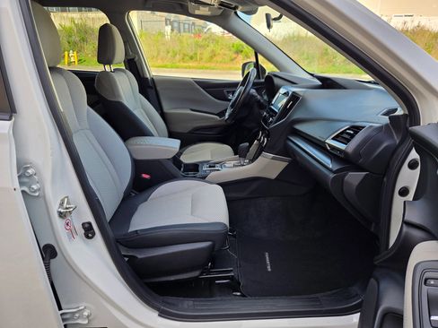 Used 2020 Subaru Forester Premium AWD/4WD image 18