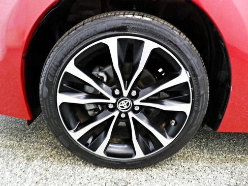 Used 2019 Toyota Corolla SE FWD image 18