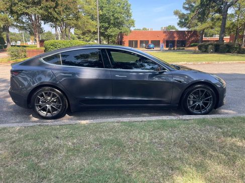 Used 2018 Tesla Model 3 Long Range AWD/4WD image 6
