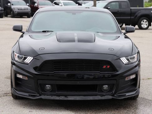 Used 2017 Ford Mustang GT Premium RWD image 5
