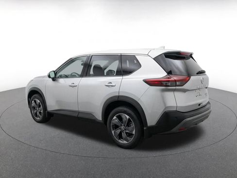 Used 2025 Nissan Rogue SV AWD/4WD image 7