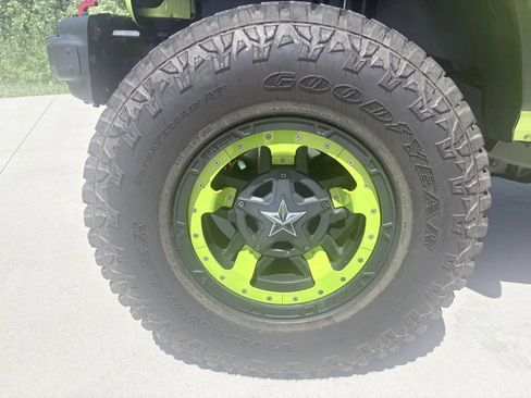 Used 2016 Jeep Wrangler Unlimited Rubicon AWD/4WD image 10