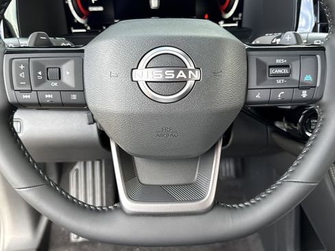 New 2026 Nissan Pathfinder Platinum FWD image 12