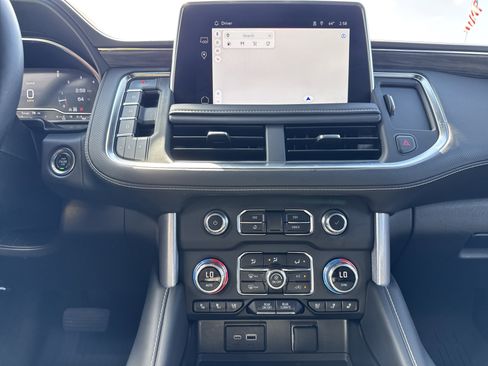 Used 2023 GMC Yukon SLT w/ SLT Premium Package image 30