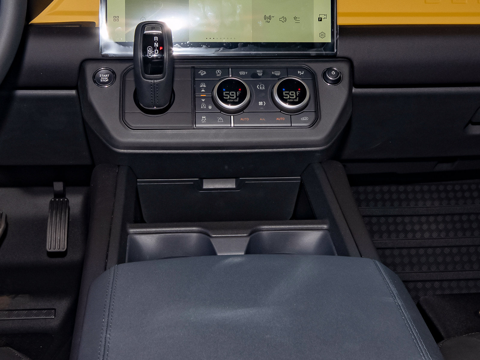 New 2026 Land Rover Defender 110 AWD/4WD image 25