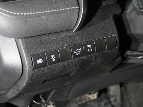 Used 2022 Toyota Camry SE FWD image 14