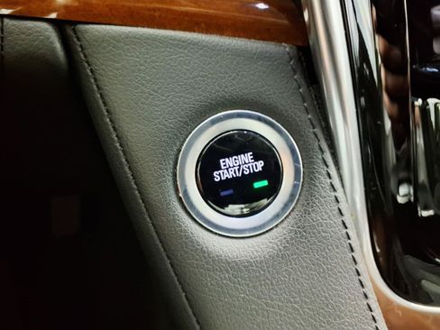 Used 2020 Cadillac Escalade Luxury RWD image 23