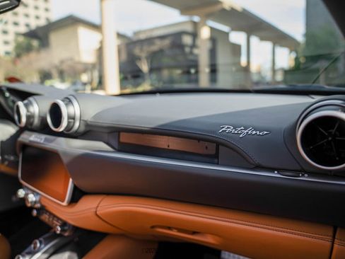 Used 2019 Ferrari Portofino image 51