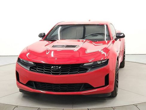 Used 2020 Chevrolet Camaro LT w/ Black Appearance Package RWD image 2