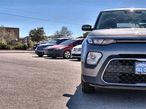Used 2022 Kia Soul LX image 10