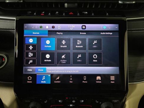 Used 2023 Jeep Grand Cherokee Limited w/ Luxury Tech Group II AWD/4WD image 24