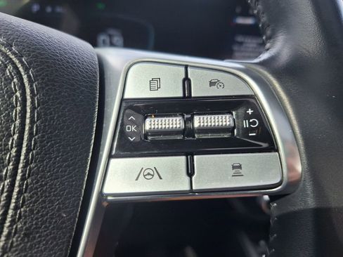 Used 2024 Kia Telluride EX w/ EX Captain's Chair Package image 14