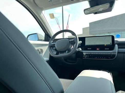 New 2025 Hyundai Ioniq 5 SE image 31