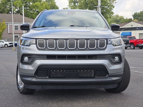 Used 2022 Jeep Compass Latitude AWD/4WD image 18