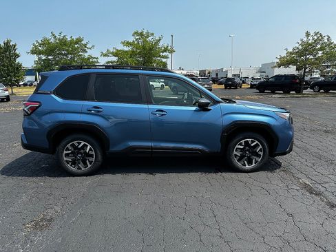 Certified 2025 Subaru Forester Premium AWD/4WD image 2