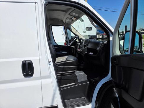 Used 2021 RAM ProMaster 2500 image 13