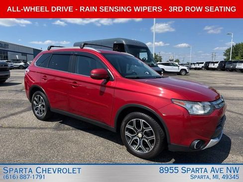 Used 2015 Mitsubishi Outlander GT AWD/4WD image 1