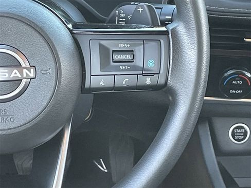 Used 2022 Nissan Rogue SV image 20