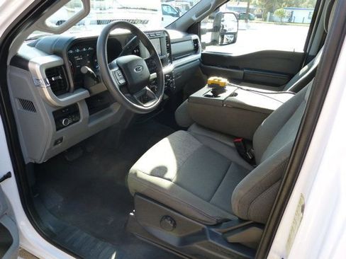 Used 2023 Ford F350 XLT image 32