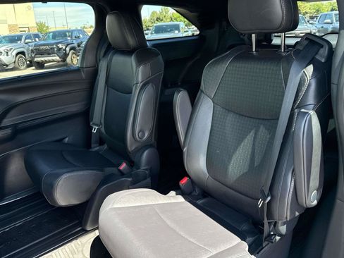 Used 2025 Toyota Sienna XLE Woodland Edition AWD/4WD image 10