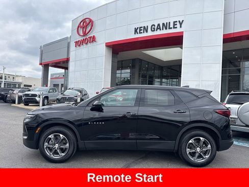 Used 2025 Chevrolet Blazer LT FWD image 3