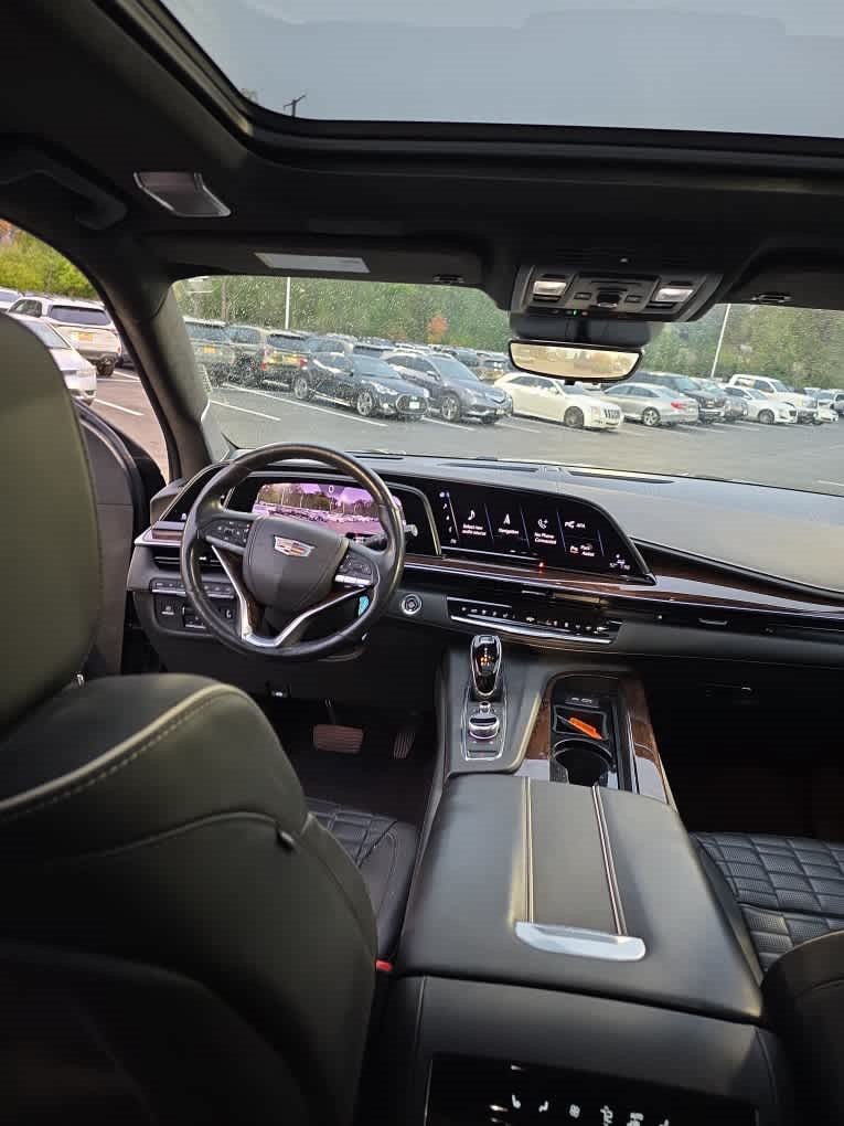 Used 2021 Cadillac Escalade Premium Luxury Platinum AWD/4WD image 7
