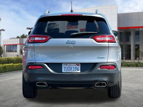 Used 2016 Jeep Cherokee Latitude w/ Comfort/Convenience Group FWD image 5