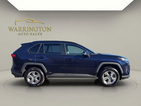 Used 2022 Toyota RAV4 XLE image 8