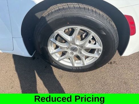 Used 2023 Chrysler Voyager LX FWD image 42