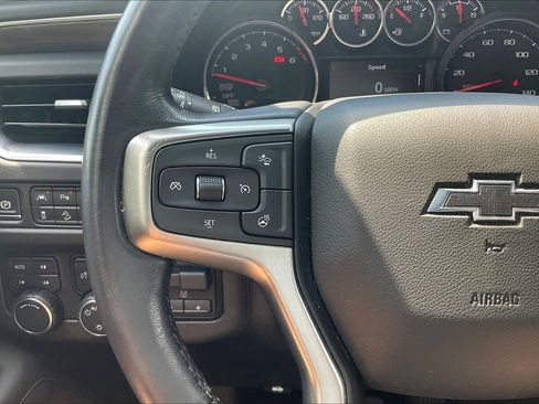 Used 2021 Chevrolet Suburban Z71 w/ Z71 Signature Package AWD/4WD image 18