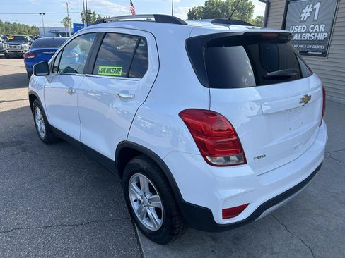 Used 2020 Chevrolet Trax LT w/ LT Convenience Package FWD image 7
