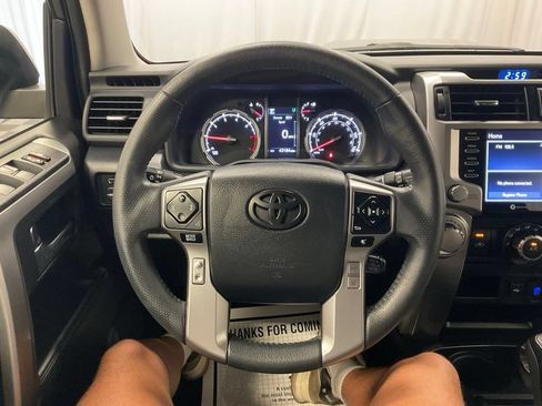 Used 2022 Toyota 4Runner TRD Sport AWD/4WD image 16