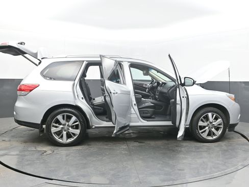 Used 2013 Nissan Pathfinder Platinum image 41