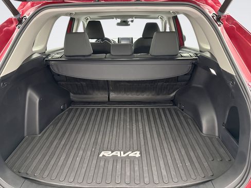 Used 2022 Toyota RAV4 XLE image 21