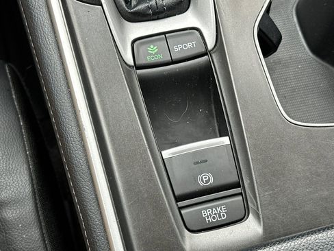 Used 2018 Honda Accord Touring image 30