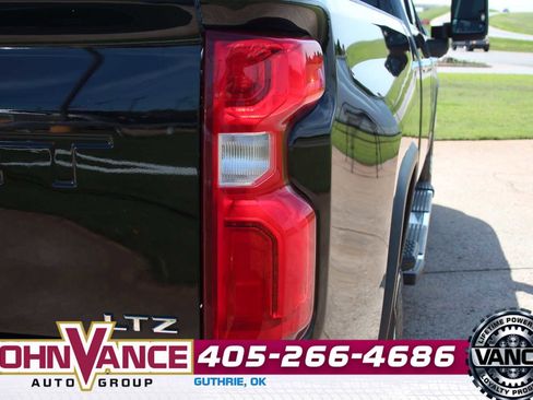 Used 2020 Chevrolet Silverado 2500 LTZ w/ Z71 Off-Road Package AWD/4WD image 13