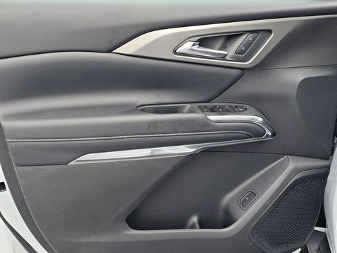 New 2026 Chevrolet Traverse LT w/ Driver Confidence Package FWD image 17