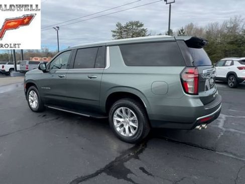 Used 2023 Chevrolet Suburban Premier image 6