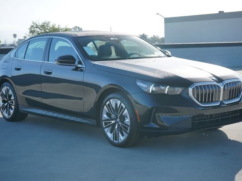 New 2026 BMW 530i w/ Premium Package RWD image 3