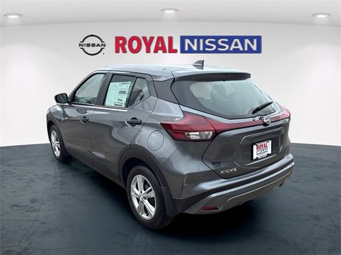 Used 2025 Nissan Kicks Play S image 5