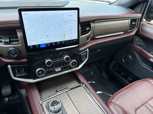 Used 2023 Ford Expedition Max Limited AWD/4WD image 28