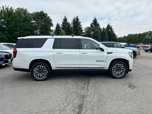Used 2024 GMC Yukon XL Denali Ultimate AWD/4WD image 7