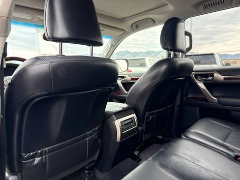 Used 2016 Lexus GX 460 w/ Premium Package AWD/4WD image 21