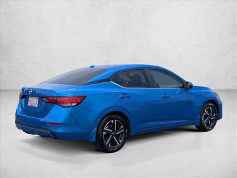 Used 2025 Nissan Sentra SV FWD image 5