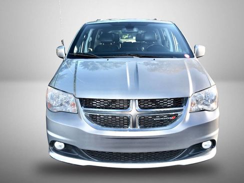Used 2019 Dodge Grand Caravan SXT image 10