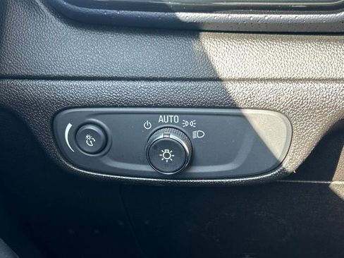 Used 2022 Chevrolet Bolt EUV Premier w/ Sun & Sound Package image 12