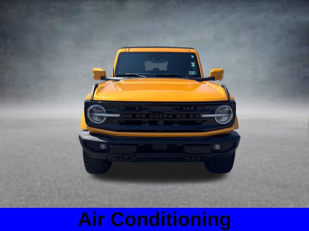 Used 2022 Ford Bronco Outer Banks AWD/4WD image 3
